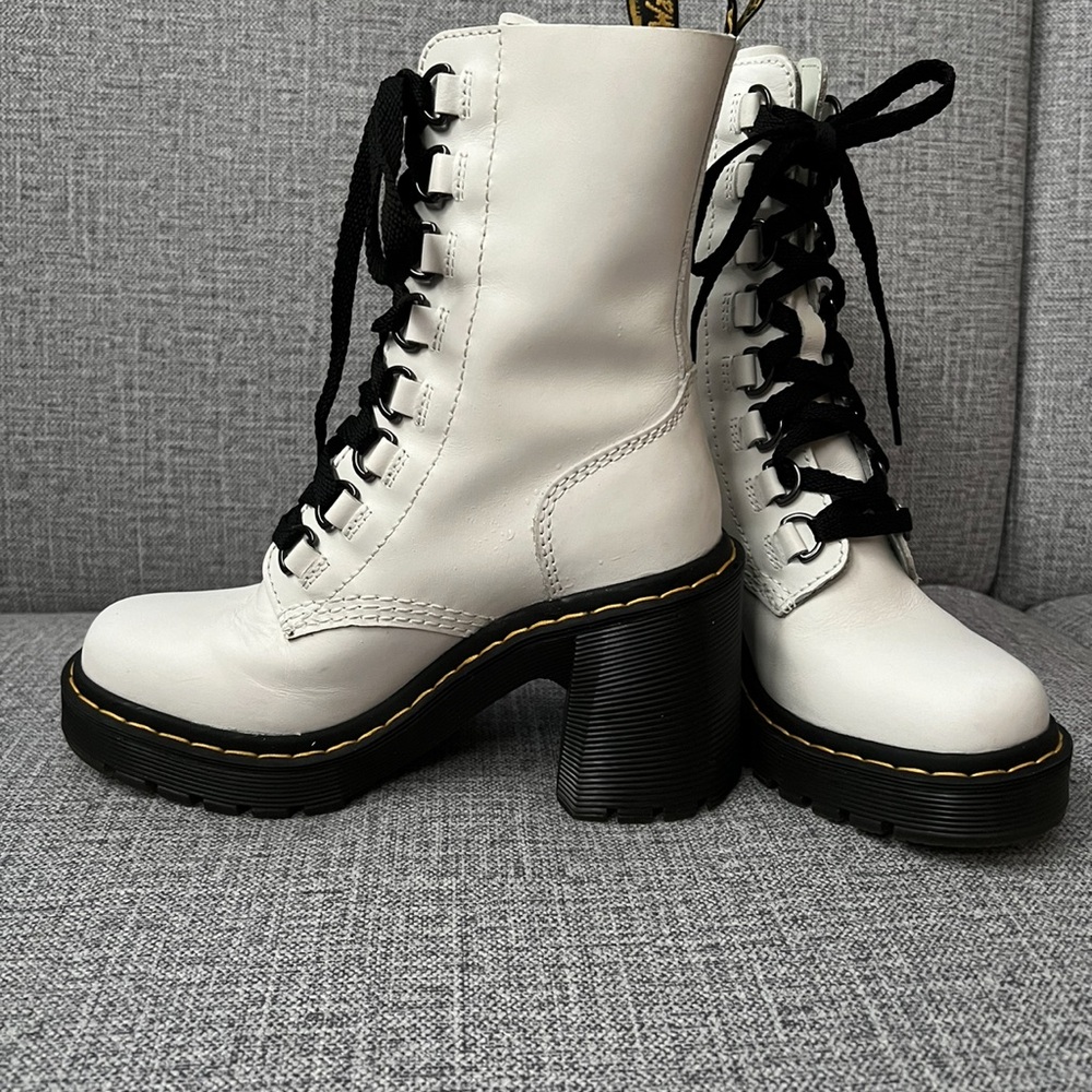 Dr. Martens White Flared Heel Boots. Size 5 fits like a 6 - Picture 4 of 9